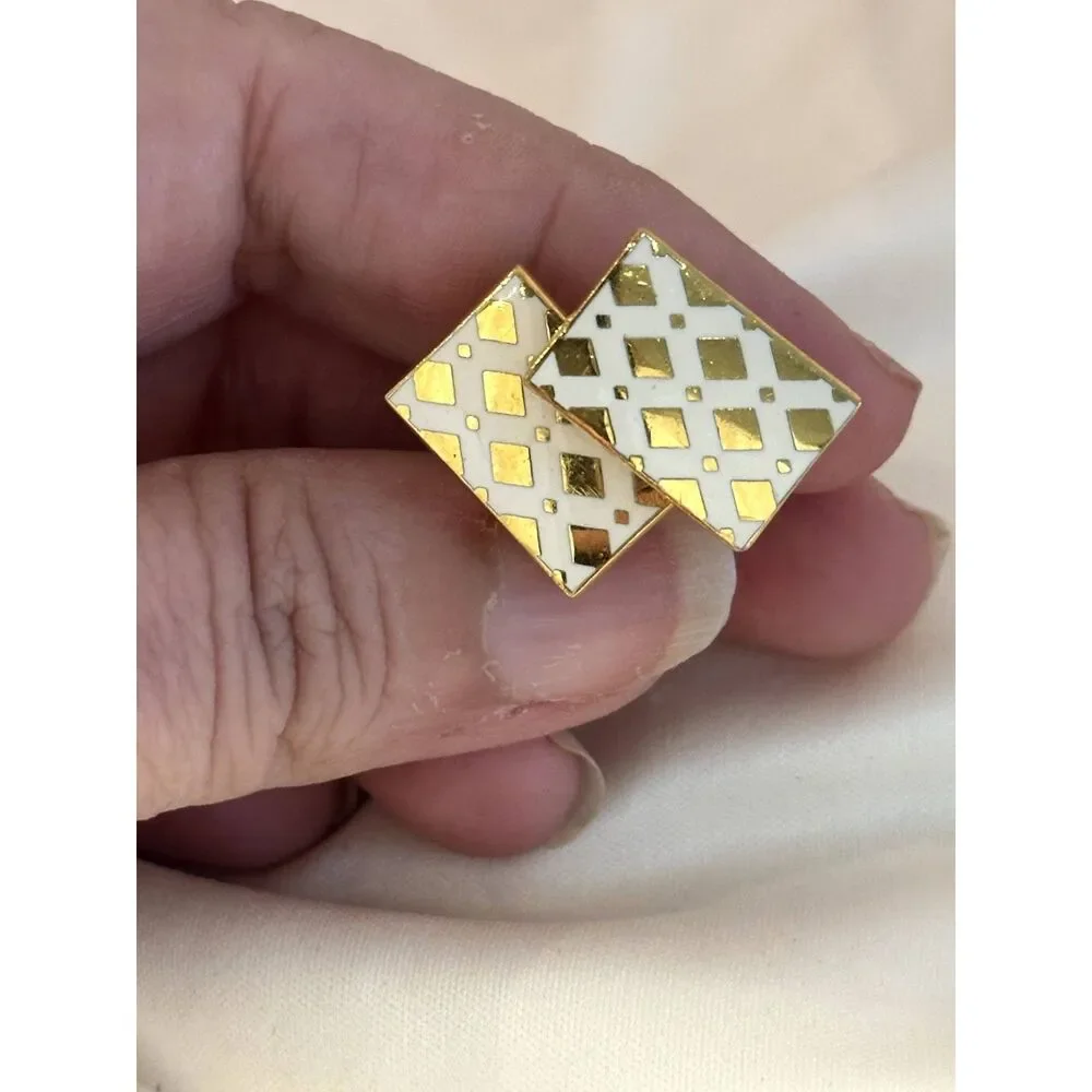 Gold Tone Cufflink with White Lattice Print